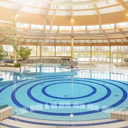 Strandnah Mit Balkon, Gratis Nutzung Vom Ahoi Erlebnisbad Und Sauna In Sellin - Strandhaus Moenchgut Fewo11 *