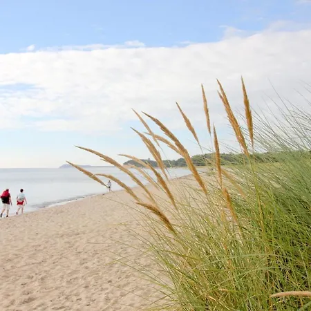 公寓 Strandnah Mit Balkon, Gratis Nutzung Vom Ahoi Erlebnisbad Und Sauna In Sellin - Strandhaus Moenchgut Fewo11 洛布