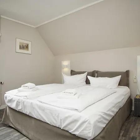 Strandhaus Moenchgut Ferienwohnung 11 Mit Sauna- Und Schwimmbadnutzung Im Ahoi Sellin *