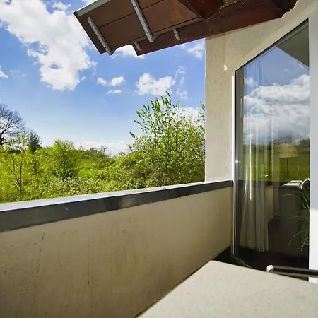 Strandhaus Moenchgut Ferienwohnung 11 Mit Sauna- Und Schwimmbadnutzung Im Ahoi Sellin