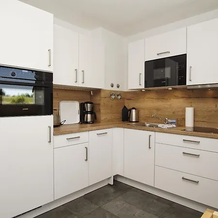 Appartamento Strandnah Mit Balkon, Gratis Nutzung Vom Ahoi Erlebnisbad Und Sauna In Sellin - Strandhaus Moenchgut Fewo11 Lobbe