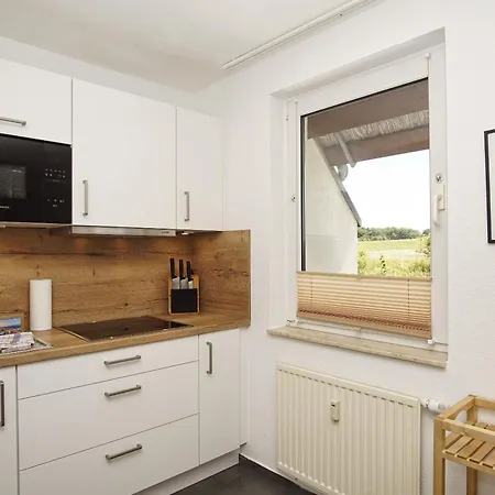 Strandhaus Moenchgut Ferienwohnung 11 Mit Sauna- Und Schwimmbadnutzung Im Ahoi Sellin Lobbe